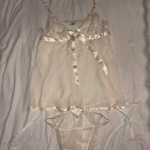 Chic Cream Lace Chemise Set